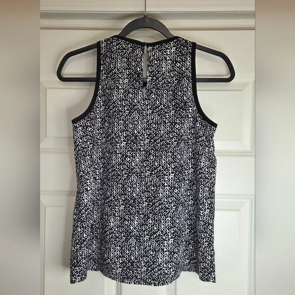 Ann Taylor Black Sleeveless Blouse - Size XsP (Petite) - Picture 2 of 6